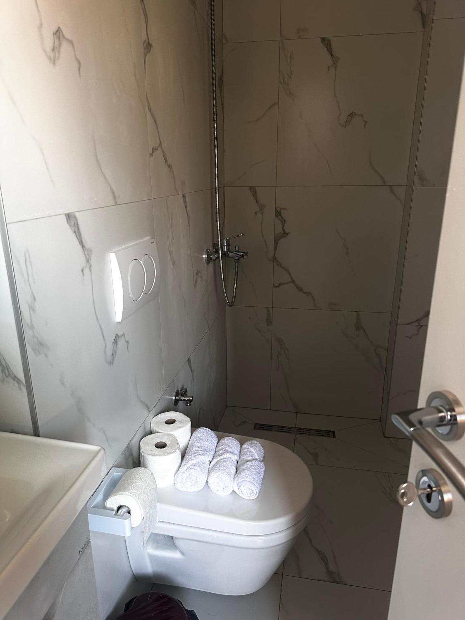 Tirana Apartment Center Jon Zewnętrze zdjęcie